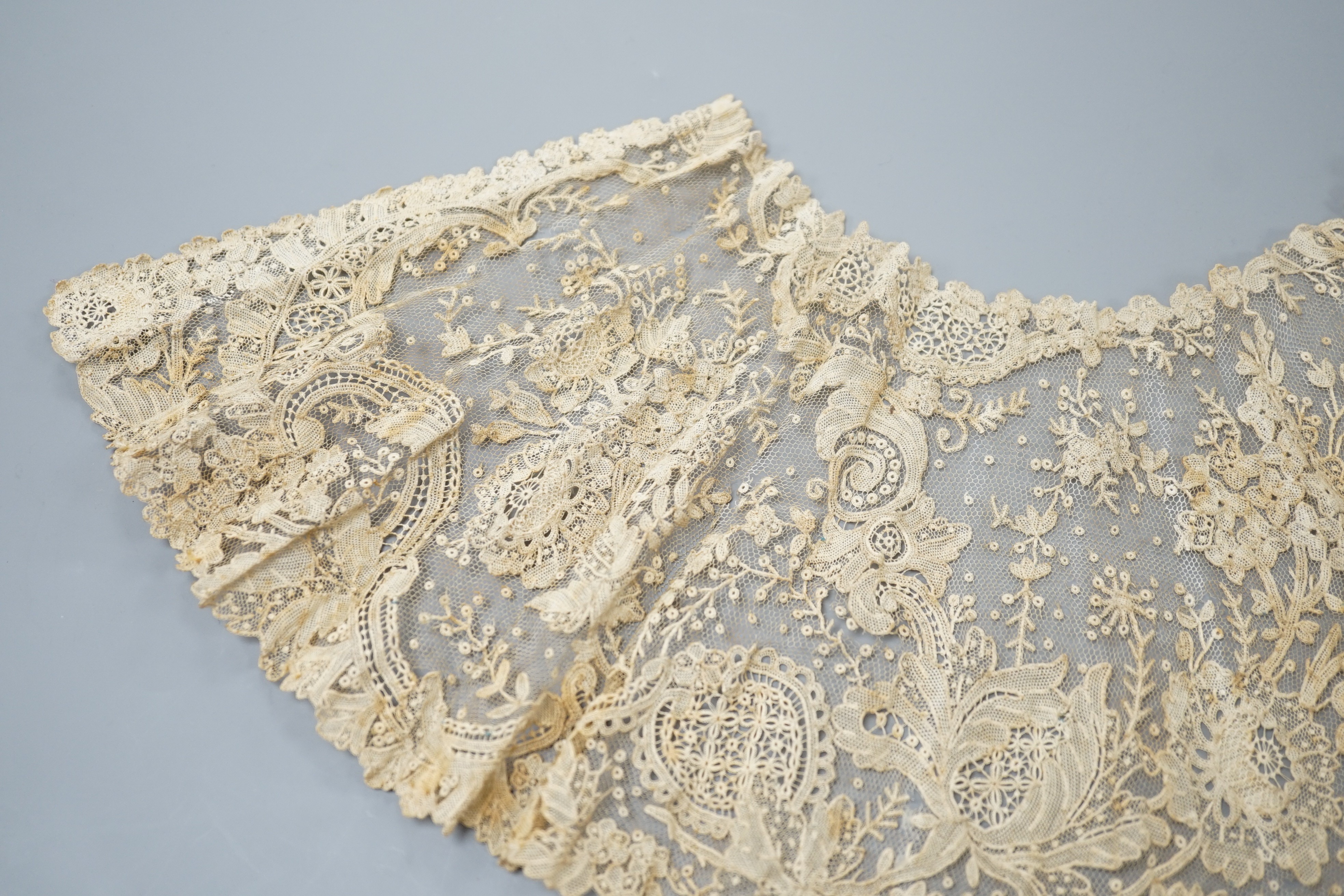 19th century pointe de gaz lace fan leaf